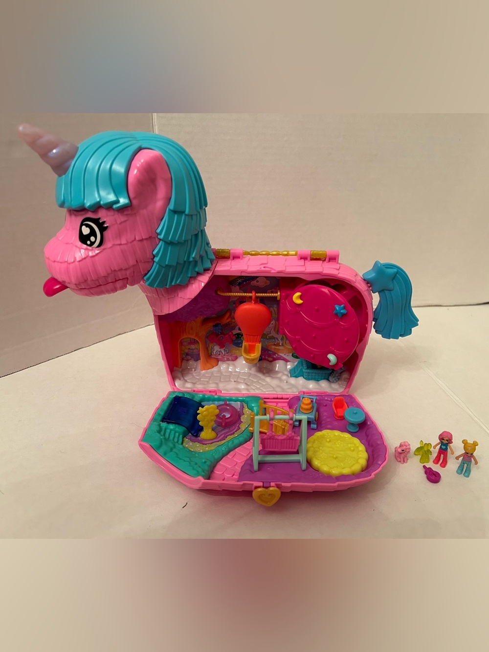 Polly Pocket pink Unicorn
PlayLand Set